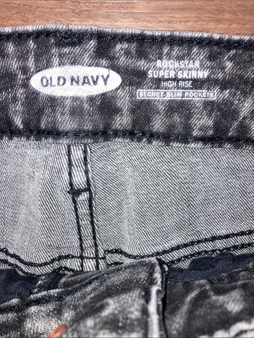 Old Navy Black Acid-Wash Skinny Jeans - Picture 3 of 4